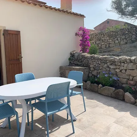 Stazzu Nuraghe Mannucciu Kır Evi *