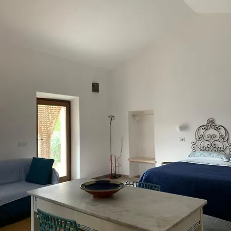 Stazzu Nuraghe Mannucciu Kır Evi *